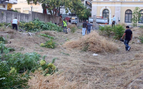 «Καμπάνες» σε ιδιοκτήτες και δήμους που αδιαφορούν για τα ακαθάριστα οικόπεδα - Αυτόματα η επιβολή προστίμων