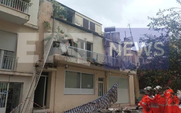 Πάτρα: Kατάρρευση μπαλκονιού σε κατοικημένη περιοχή