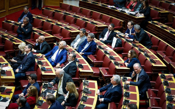 Βουλή: Ψηφίστηκε η Συμφωνία Ελλάδας-Κύπρου για την αμοιβαία ακαδημαϊκή αναγνώριση πανεπιστημιακών τίτλων