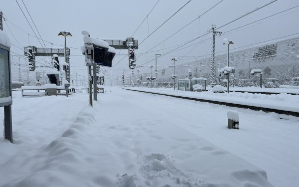 Δυτική Μακεδονία: Σφοδρή χιονόπτωση σε όλες τις περιοχές και τσουχτερό κρύο (βίντεο)