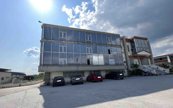 Unique Kids: Σε πλειστηριασμό το ακίνητο της υπό εκκαθάριση βιομηχανίας ενδυμάτων