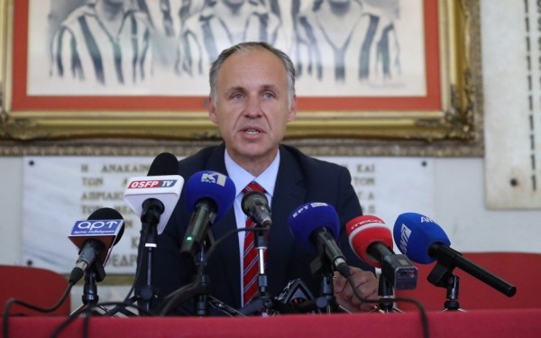 Επιμένει ο Ολυμπιακός: «Τα επεισόδια σημειώθηκαν τουλάχιστον 500 μέτρα μακριά από το γήπεδό μας από 50 μπαχαλάκηδες» (βίντεο)