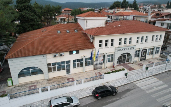 Ωραιόκαστρο: Συλλογή και απομάκρυνση εγκαταλελειμμένων οχημάτων