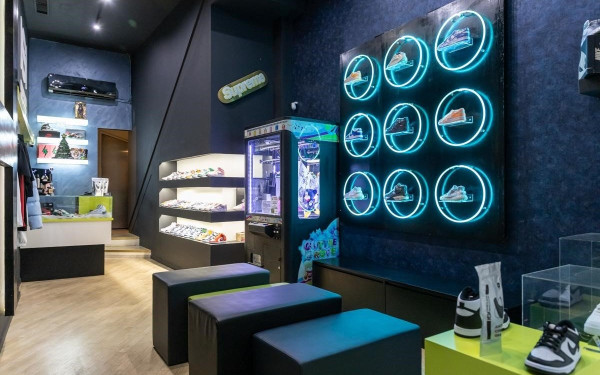 Hustling Shop: Η νέα boutique στην καρδιά της Θεσσαλονίκης με τα πιο premium και limited edition sneakers και ρούχα