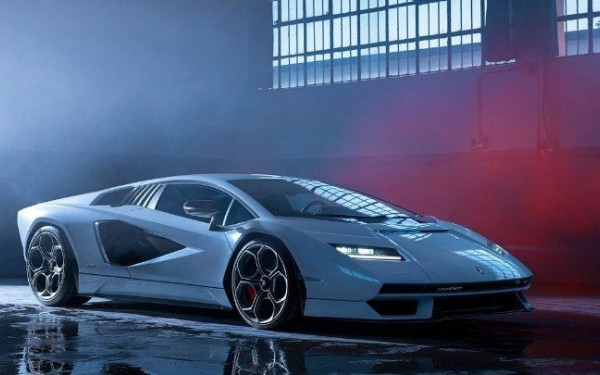 Η Lamborghini καθιερώνει τετραήμερη εργασία την εβδομάδα 