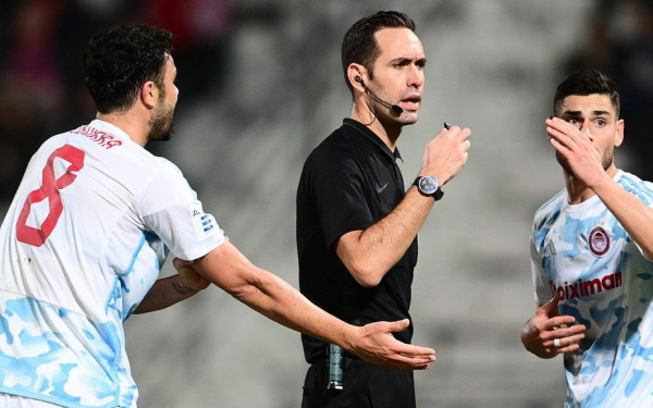 Super League: Απειλές κατά της ζωής του κατήγγειλε ο Παπαπέτρου - Αποχή των διαιτητών από τα ματς της 14ης αγωνιστικής