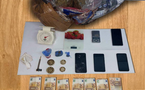 Αστυνομικός σκύλος ξετρύπωσε δέμα με ναρκωτικά στο λιμάνι Μυτιλήνης - Σύλληψη 19χρονου