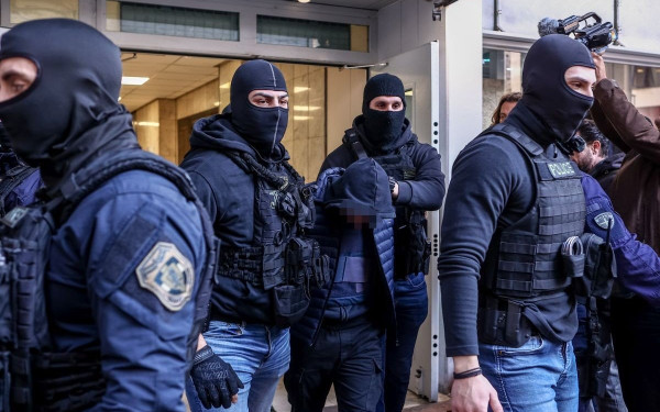 Επεισόδια στου Ρέντη: Βαρύτερο κατηγορητήριο για τον 18χρονο και τους δράστες μετά τον θάνατο του αστυνομικού