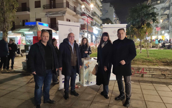 Θεσσαλονίκη: Χριστουγεννιάτικη εκδήλωση από τον ΕΣΘ στην πλατεία Ναυαρίνου