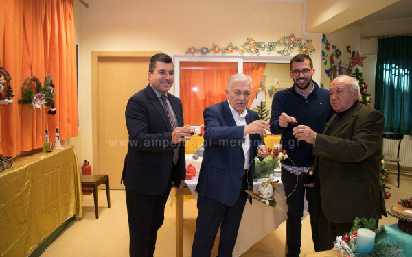 Δήμος Αμπελοκήπων-Μενεμένης: Συνεχίζεται το Χριστουγεννιάτικο Καλλιτεχνικό Παζάρι (φωτ.)