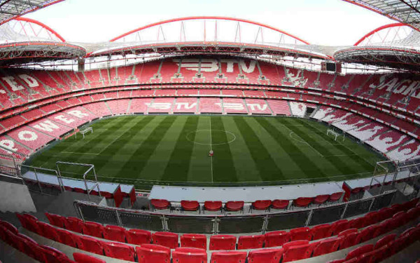 Σοκ στην Πορτογαλία: Μαχαίρωσαν οπαδό της Μπενφίκα μπροστά στις κόρες του