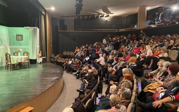 «Οι Δώδεκα ένορκοι» στο Κλειστό Δημοτικό Θέατρο Συκεών