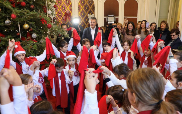 Κάλαντα, παραδοσιακά τραγούδια και ευχές ακούστηκαν στην Περιφέρεια Κεντρικής Μακεδονίας (φωτ.)