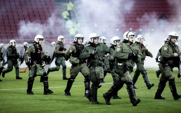 Οπαδική βία: Σήμερα η συνάντηση Βρούτση, Οικονόμου, Παπαστεργίου με τις 14 ΠΑΕ της Super League