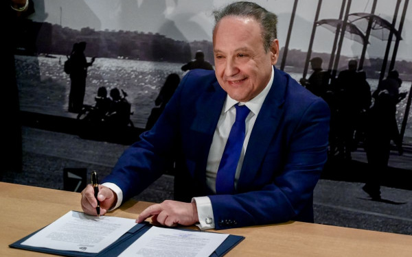 Ορκίστηκε δήμαρχος Θεσσαλονίκης ο Στέλιος Αγγελούδης - Δεσμεύτηκε για μια «νέα αρχή» για την πόλη (βίντεο & φωτ.)