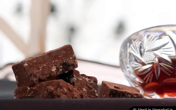 Θεσσαλονίκη: Μικρά σοκολατένια έργα τέχνης στις βιτρίνες Τέχνης ΟΤΕ Θεσσαλονίκης (φωτ.)