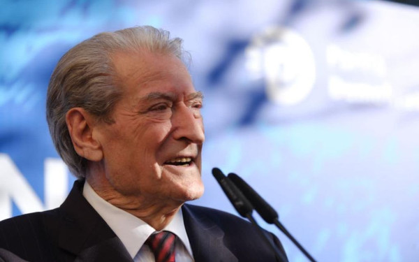 Αλβανία: Ο Σ. Μπερίσα κάλεσε τους οπαδούς του σε ανυπακοή για να ανατρέψουν τον Ράμα (βίντεο)