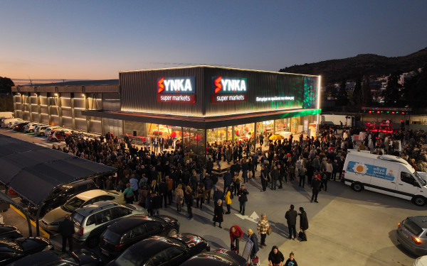 Μασούτης και ΣΥΝΚΑ, γιόρτασαν τη συνεργασίας του με το νέο σούπερ μάρκετ στα Λιβάδια Χανίων