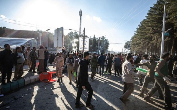 Λίβανος: Εκατοντάδες άνθρωποι στην κηδεία του αλ Αρούρι - Κάλεσαν τη Χαμάς να εκδικηθεί