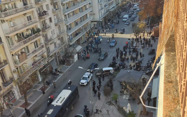 Θεσσαλονίκη: Δείτε από ψηλά την μεγαλειώδη πομπή για τον Γιώργο Λυγγερίδη (βίντεο, φωτ.)