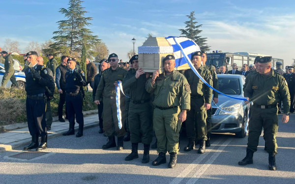 Κηδεία Γιώργου Λυγγερίδη: Στα νεκροταφεία της Θέρμης η τελευταία πράξη του δράματος