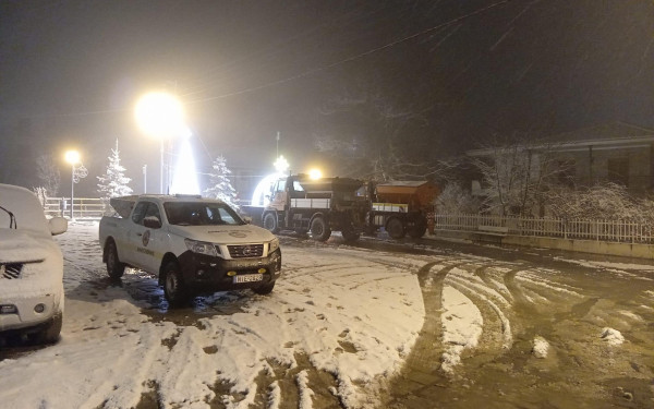 Στα λευκά ντύθηκαν οι ορεινοί οικισμοί του δήμου Θέρμης - Ανοιχτοί όλοι οι δρόμοι (φωτ.)