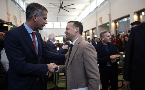 «Άναψαν τα αίματα» στο Δημοτικό Συμβούλιο Αθηνών μεταξύ Δούκα-Μπακογιάννη για την «Ανάπλαση Α.Ε.»