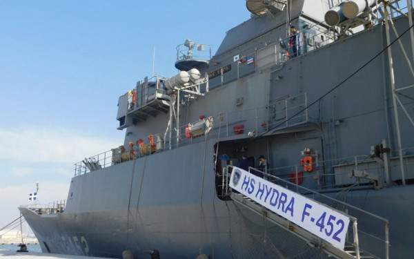 Δεύτερη εμπλοκή της φρεγάτας «Ύδρα» στον Κόλπο του Άντεν: Έβαλε με πυροβόλο κατά δύο UAVs και κατέρριψε το ένα (βίντεο)