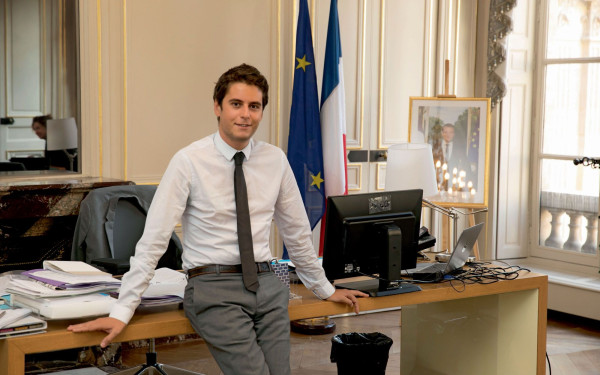 Γαλλία: Ο Γκαμπριέλ Ατάλ είναι από σήμερα ο νέος πρωθυπουργός