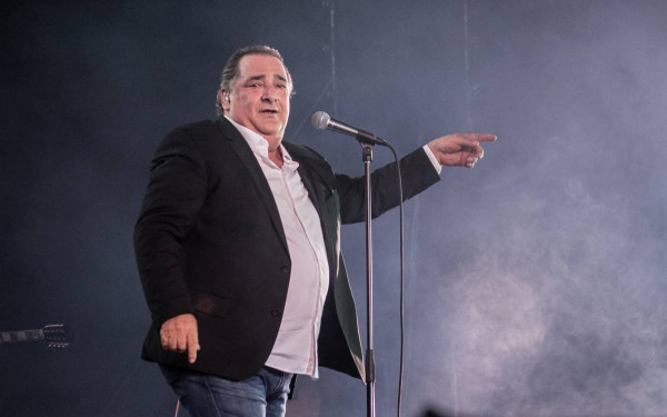 Βασίλης Καρράς: Η πορεία προς την κορυφή, η ζωή πίσω από τη μαρκίζα και οι τελευταίοι δύσκολοι μήνες 