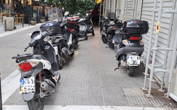 Ο ανασχηματισμός του ενός, ο Χρυσοχοΐδης, ο Λεμονής και η καταπάτηση των πεζοδρομίων στη Θεσσαλονίκη. Γράφει ο Σαλονικιός