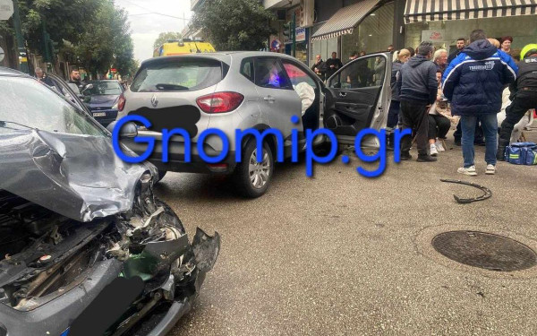 Σοκαριστικό τροχαίο στην Πάτρα: Ηλικιωμένος οδηγός ΙΧ έπαθε ανακοπή καρδιάς στο τιμόνι - Τρεις τραυματίες (βίντεο, φωτ.)