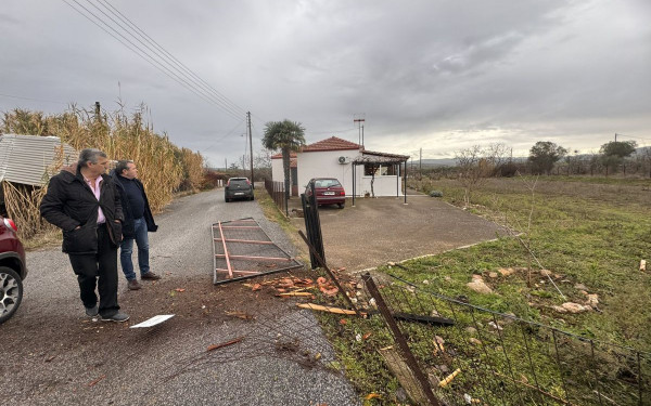 Πολύγυρος: Στις πληγείσες από τους θυελλώδεις ανέμους περιοχές ο Γ. Εμμανουήλ (φωτ.)