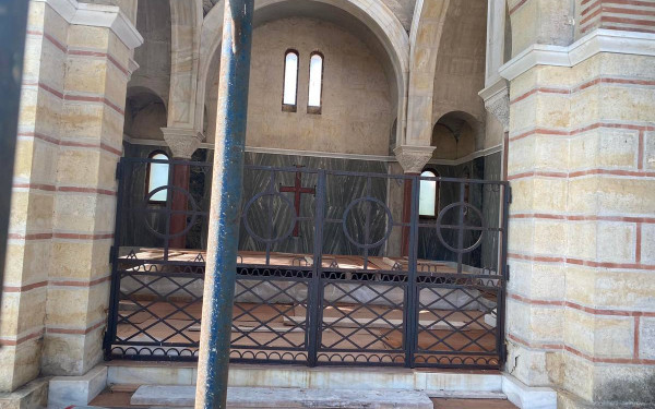 Τατόι: Τρισάγιο στον τάφο του τέως βασιλιά Κωνσταντίνου - Ποιοί θα δώσουν το παρών (βίντεο & φωτ.)