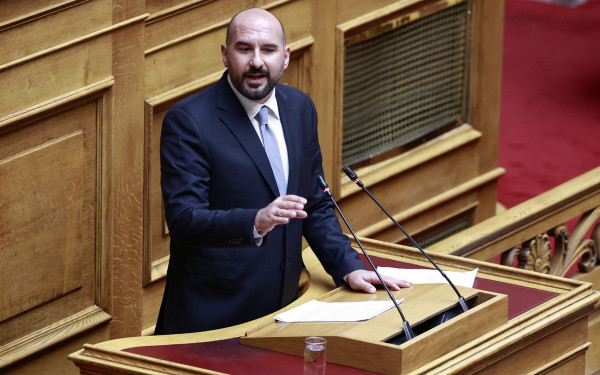 Δ. Τζανακόπουλος: Διαφωνεί με την ισότητα στο γάμο όποιος θεωρεί ηθικά κατακριτέα τη σχέση των ομόφυλων ζευγαριών