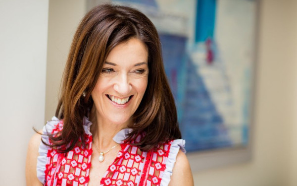 Θεσσαλονίκη: Η Βικτώρια Χίσλοπ συζητά με τον Archaestoryteller για την λογοτεχνία, την αρχαιότητα και την αρχαιοκαπηλία 