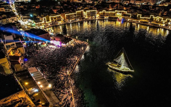 Τα Χριστούγεννα στα Χανιά έχει χοιροσφάγια, Χριστόψωμο και αέρηδες