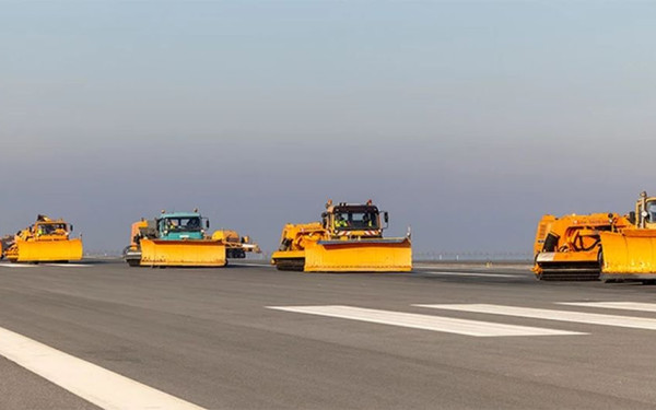 Αεροδρόμιο «Μακεδονία»: Επιτυχής άσκηση αποχιονισμού από την Fraport Greece (φωτ.)