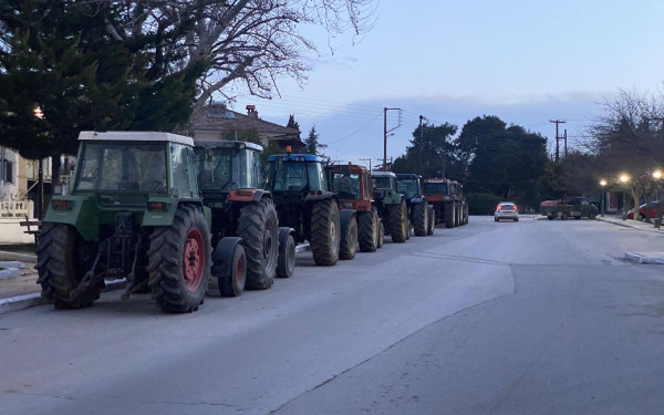 Νέες συγκεντρώσεις και πορείες σήμερα από τους αγρότες -﻿﻿﻿ «Ζεσταίνουν» μηχανές στην Επανομή (βίντεο, φωτ.)