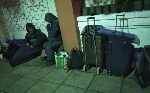 Αγγελούδης: Ζητά την παρέμβαση της Δικαιοσύνης για τους άστεγους που αρνούνται τις παροχές του δήμου