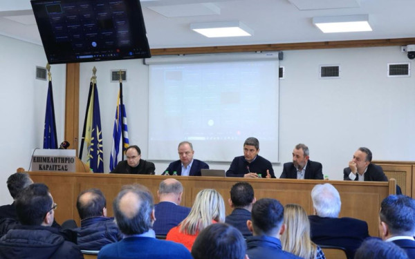 Λ. Αυγενάκης στην Καρδίτσα: Παρουσίασε το σχέδιο για Τμήματα Αγροτών εντός των Επιμελητηρίων