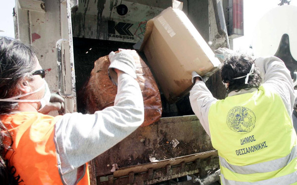 Θεσσαλονίκη: Ενημέρωση «πόρτα- πόρτα», application για την αποκομιδή σκουπιδιών και... πρόστιμα για τα ογκώδη