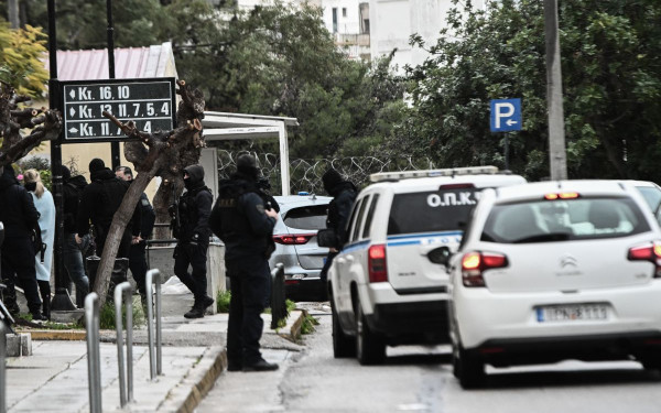Σε απολογία η «Greek Mafia»: Το βαρύ κατηγορητήριο για τους πρώτους συλληφθέντες - Οι έρευνες των Αρχών για τα υπόλοιπα μέλη (βίντεο)