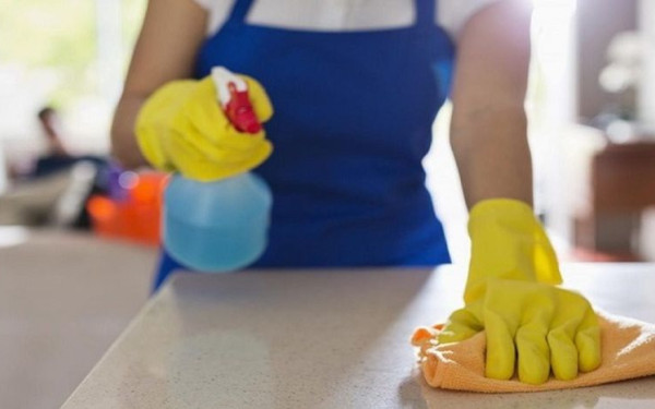 Σέρρες: Οικιακή βοηθός είχε «ξαφρίσει» τον ηλικιωμένο εργοδότη της - Έκανε μέχρι και αναλήψεις με κάρτα