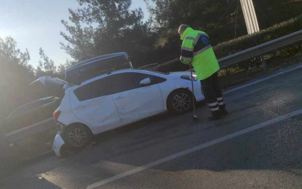 Θεσσαλονίκη: Σύγκρουση τριών οχημάτων στον περιφερειακό