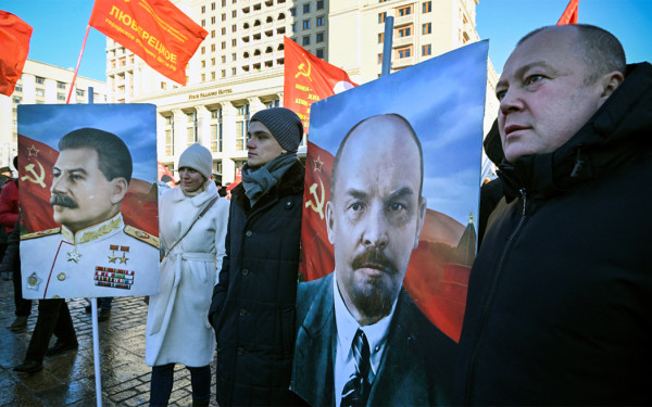 Νοσταλγοί του Λένιν τίμησαν τα 100 χρόνια από τον θάνατο του ηγέτη της Σοβιετικής Ένωσης