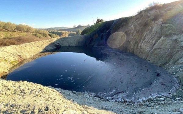 Σιθωνία Χαλκιδικής: Ασυνείδητοι πετούν αστικά λύματα σε αυτοσχέδια χαβούζα (φωτ.)