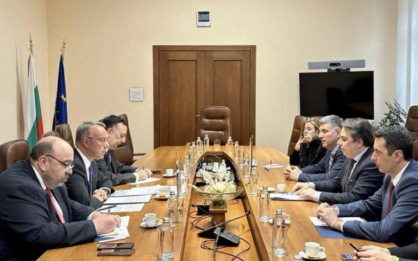 Επαφές Σταϊκούρα στη Βουλγαρία για τις οδικές και σιδηροδρομικές συνδέσεις