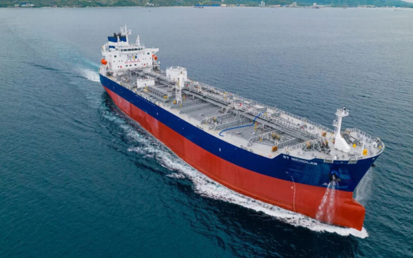 Αγκυροβολημένα σε Κίνα και Ρωσία 65 πετρελαιοφόρα τάνκερ μετά τις κυρώσεις των ΗΠΑ