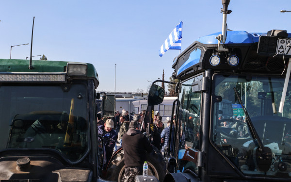 Αγρότες: Κλιμακώνονται πανελλαδικά τα μπλόκα - Συλλαλητήριο σήμερα στην Καρδίτσα, το μεγάλο ραντεβού στην Agrotica